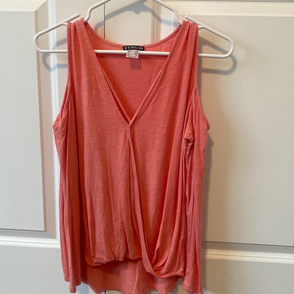 Venus open shoulder shirt size XL